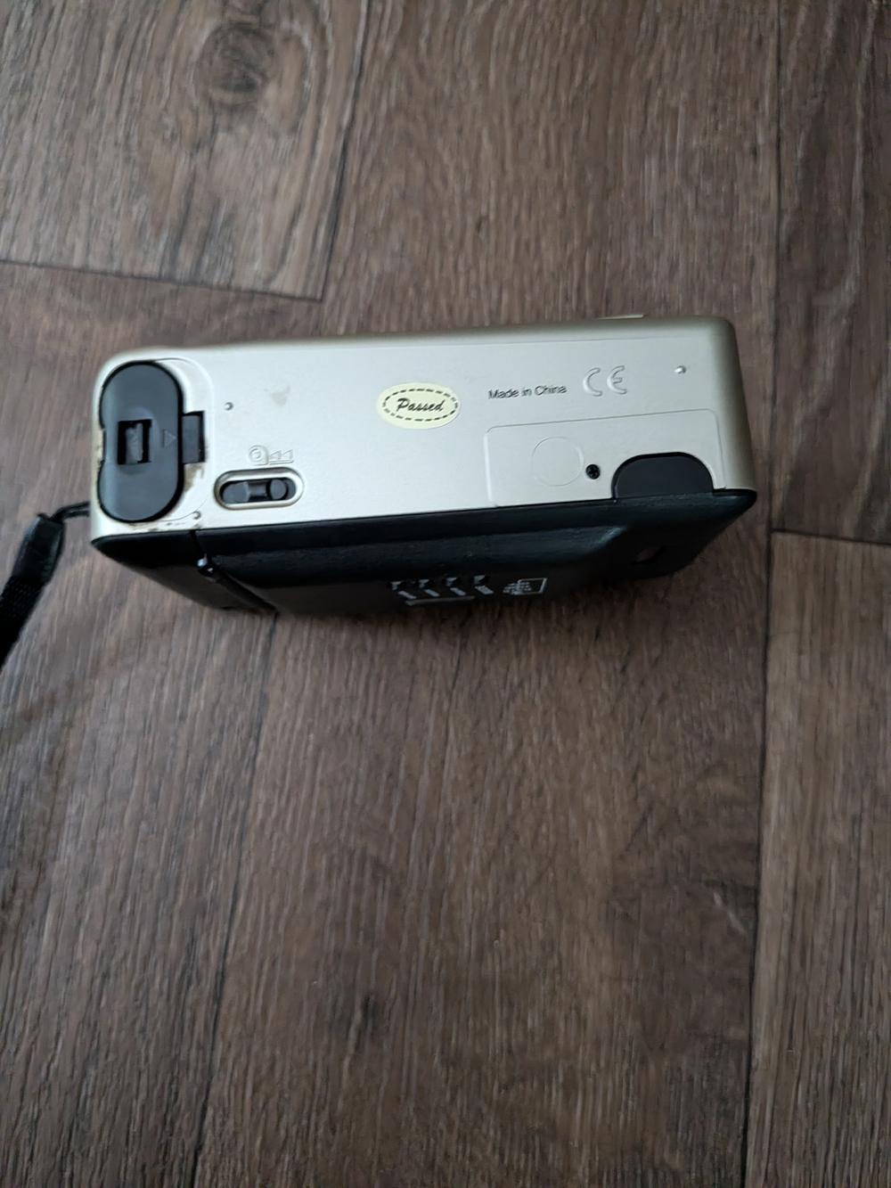 Silver Point-and-Shoot Film Camera - Picture 4 of 4